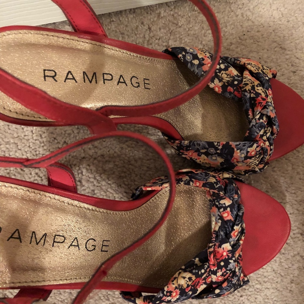 Heels - Picture 3 of 4